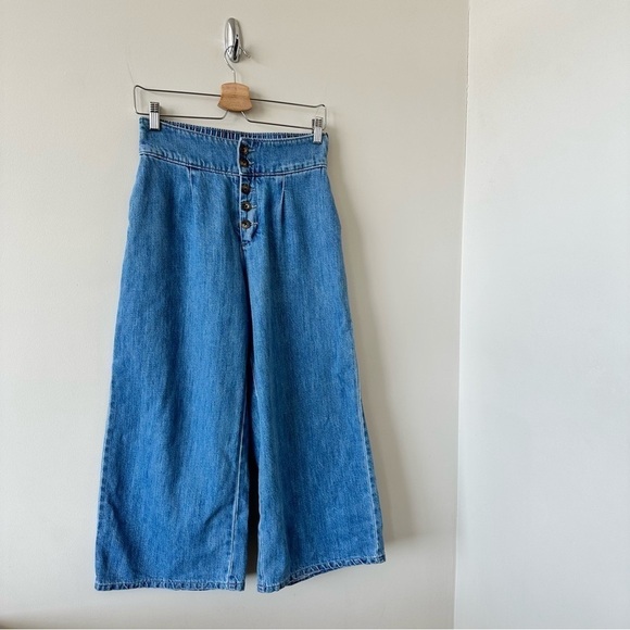 HOLLISTER Ultra High Rise Culottes in Medium Wash (Size:Small) - Picture 4 of 11